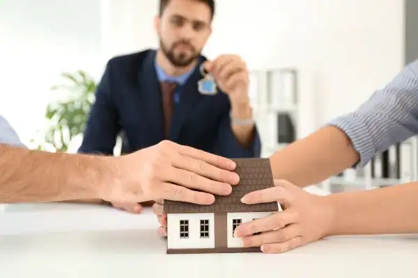 Couple arguing over property in divorce mediation Harrow